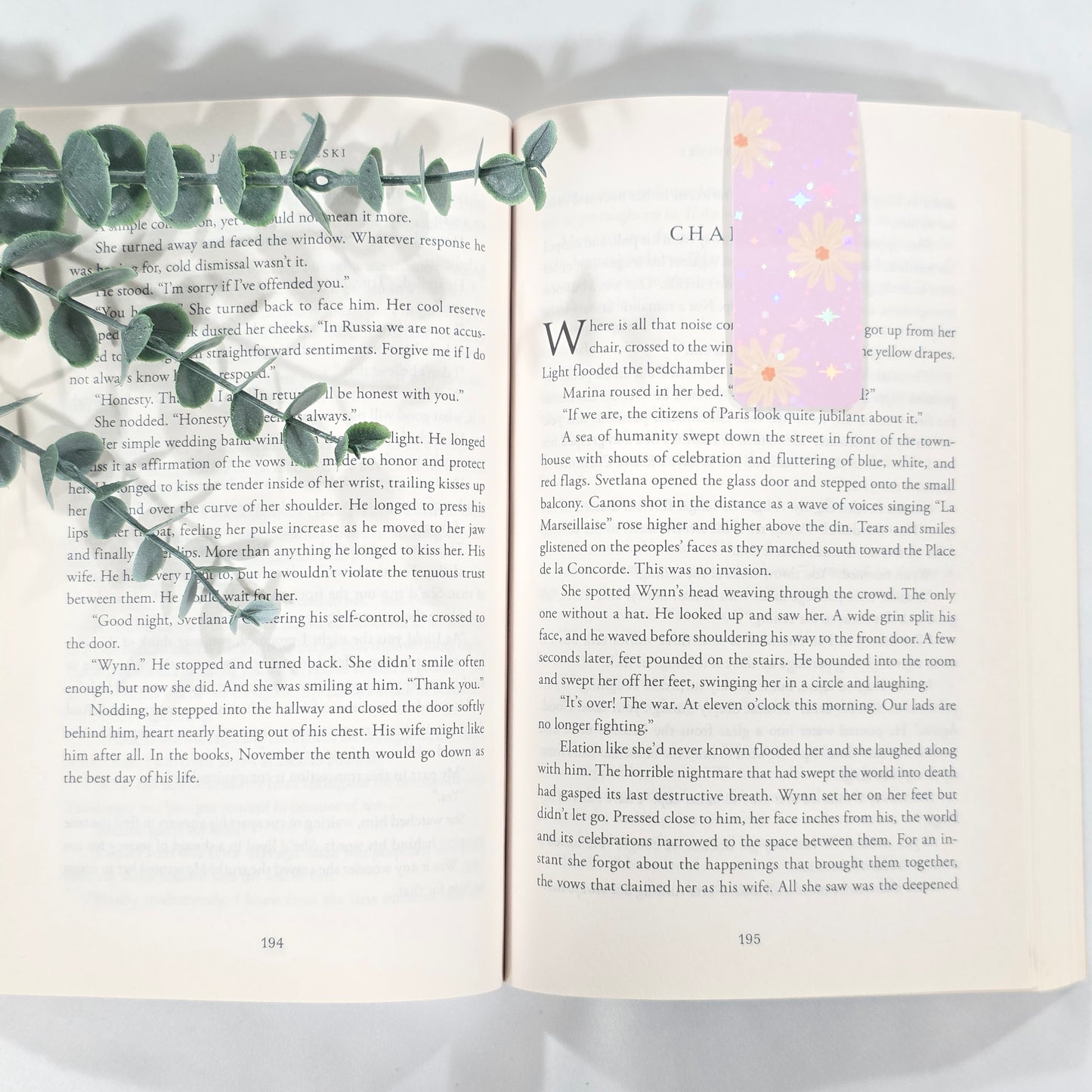 Daisy Flowers | Sparkle Holographic Magnetic Bookmark