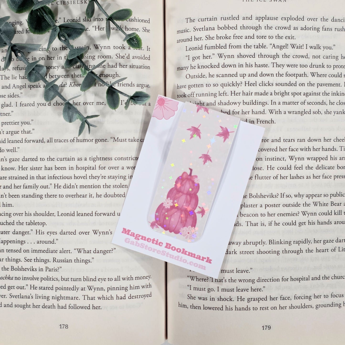 Stacked Pumpkins | Sparkle Holographic Magnetic Bookmark